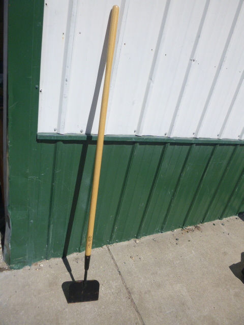 lot 162 image: Yo-Ho Ice Scraper