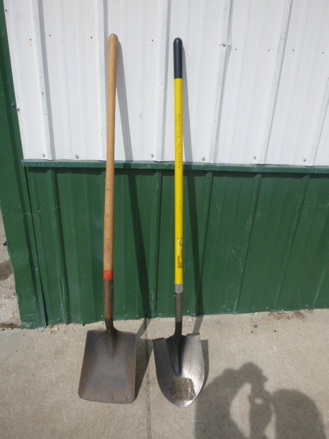 lot 171 image: 2 Shovels