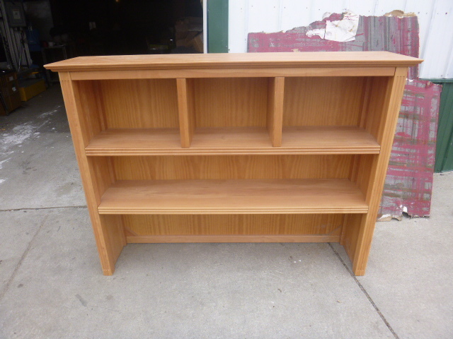 lot 182 image: Desk Top Hutch