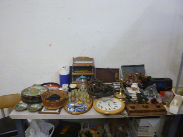 lot 188 image: Miscellaneous Home Dcor