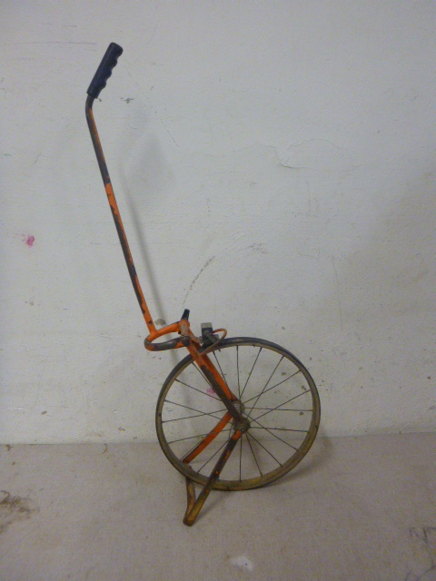 lot 208 image: Walking Tape