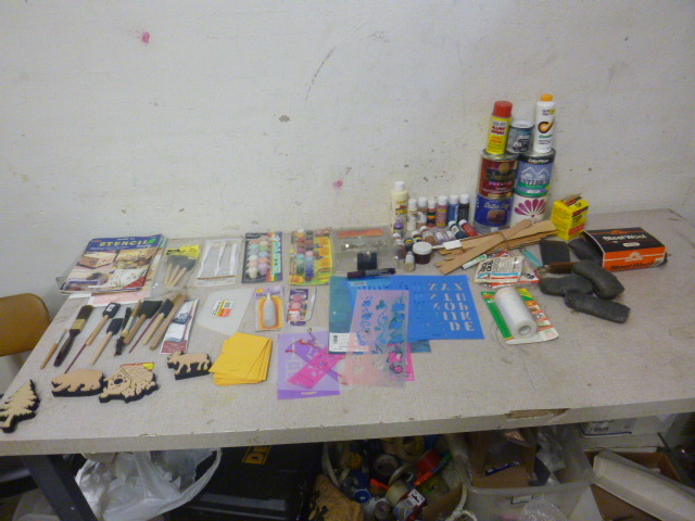 lot 209 image: Miscellaneous Craft Items