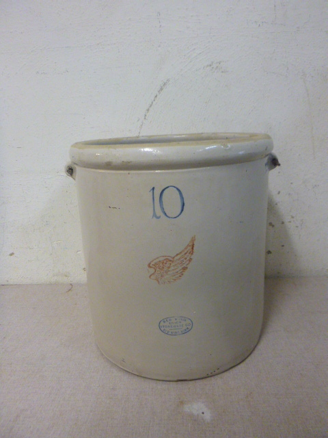 lot 230 image: Red Wing 10 Crock