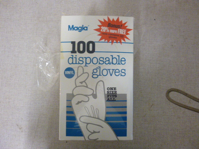 lot 238 image: Box Magla Disposable Vinyl Gloves