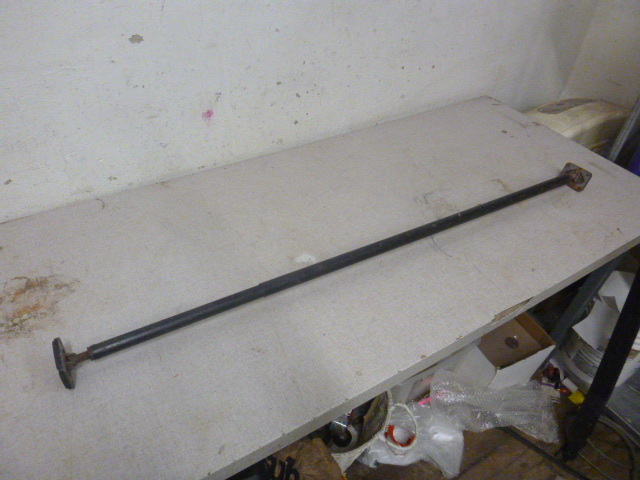 lot 239 image: Truck Load Bar