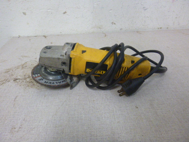 lot 256 image: DeWalt 4 12 Angle Grinder