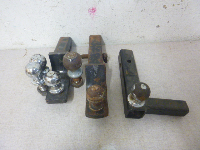 lot 257 image: Miscellaneous Hitches