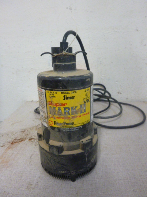 lot 267 image: Simer Super Mark 2 Sump Pump