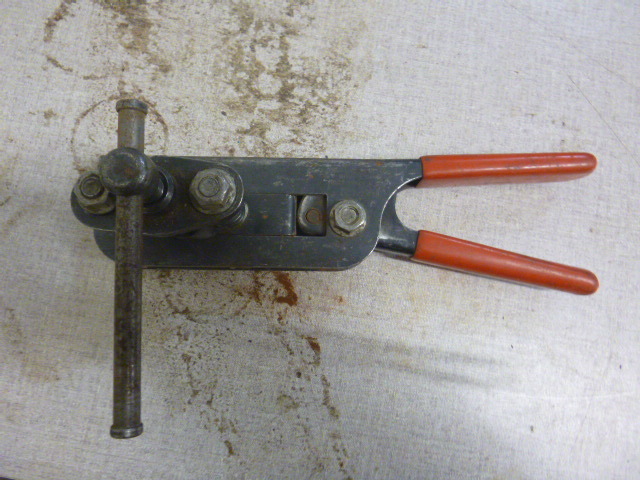 lot 276 image: Papco Flaring Tool
