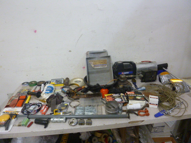 lot 284 image: Miscellaneous Garage Items