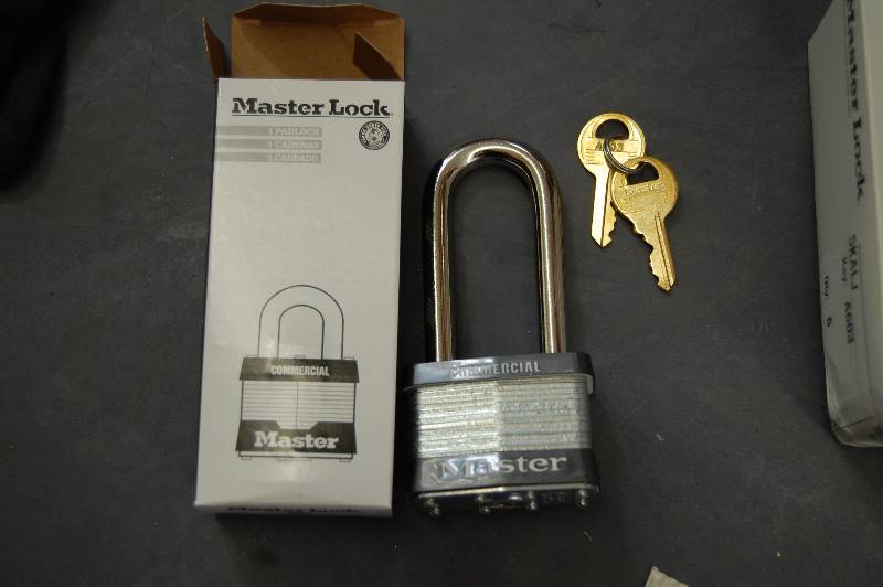 lot 29 image: Commercial Master Locks