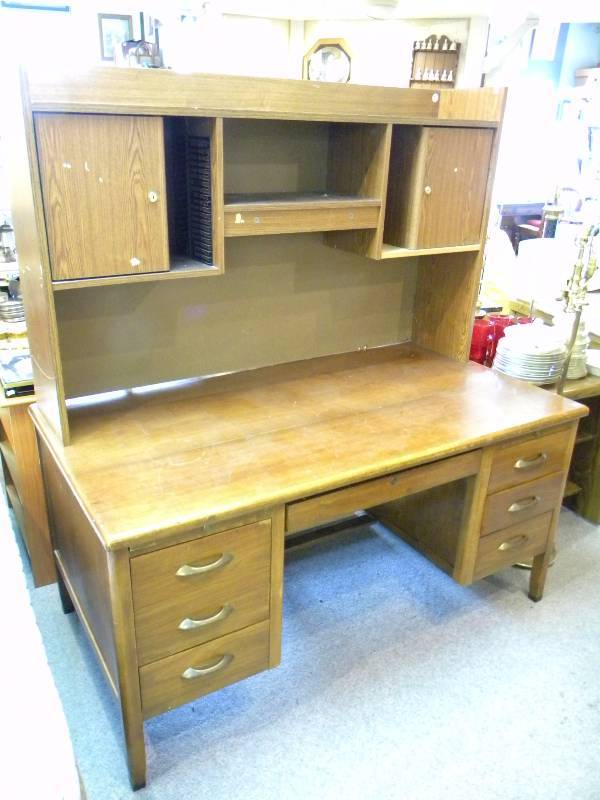 Desk with Hutch