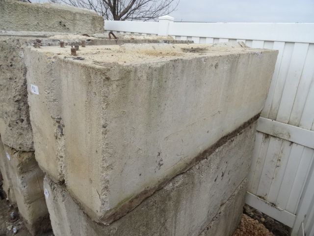 Concrete bunker block. 60 x 20 x 20...