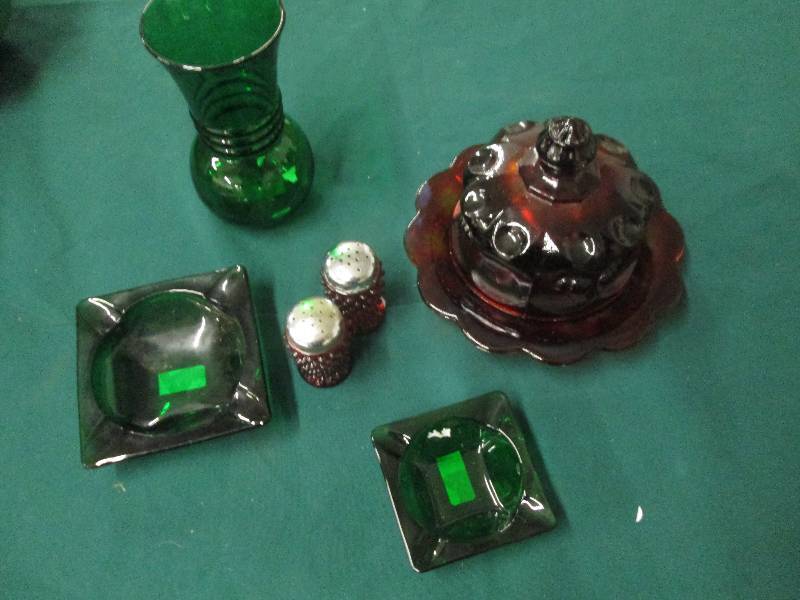 Red Salt & Pepper Shakers, Red Chee...
