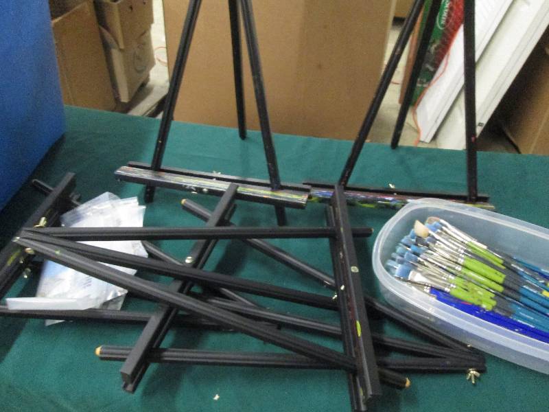 Lot of 11 Table Top Easels with Rub...