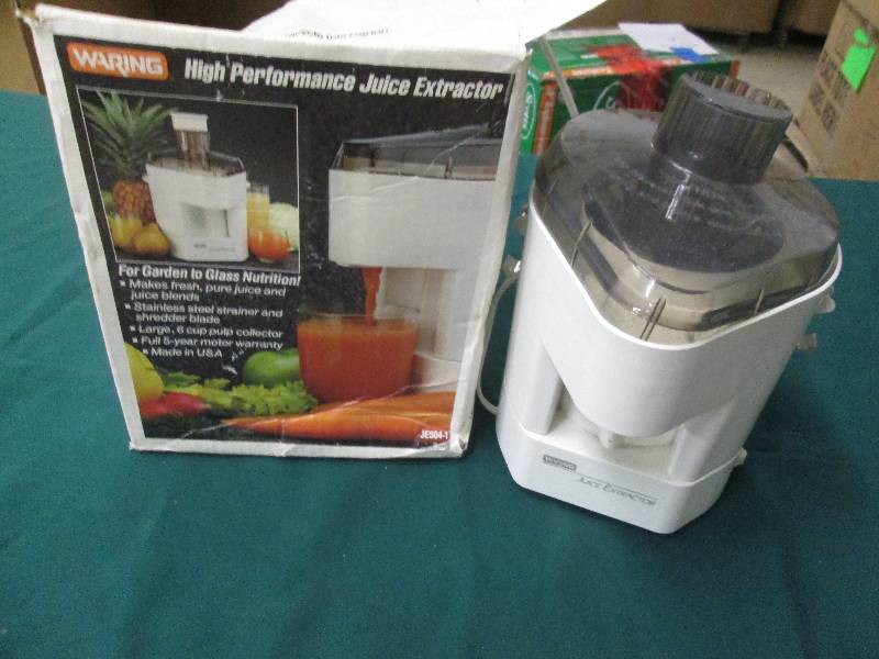 Waring Juice Extractor...
