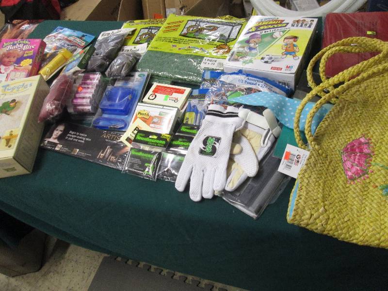Mixed Lot Woven Tote, Mens Gloves,...