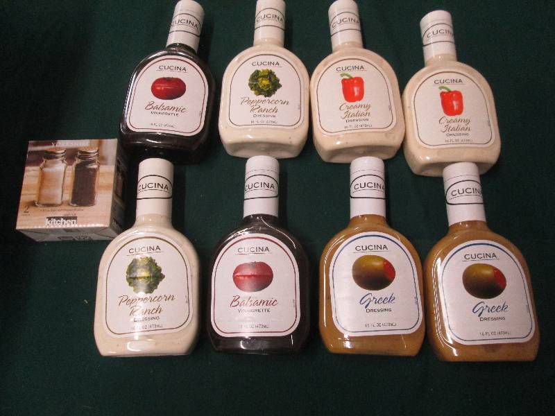 Lot of 8 Bottles of Salad Dressing ...
