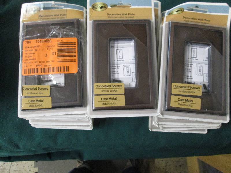 Lot of 24 Hampton Bay 1 GFCI Screwl...