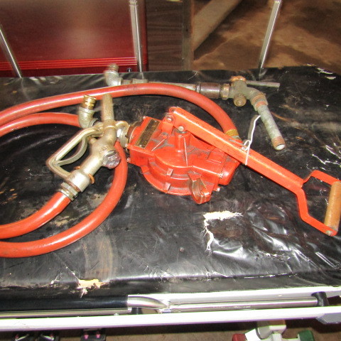 Hand pump