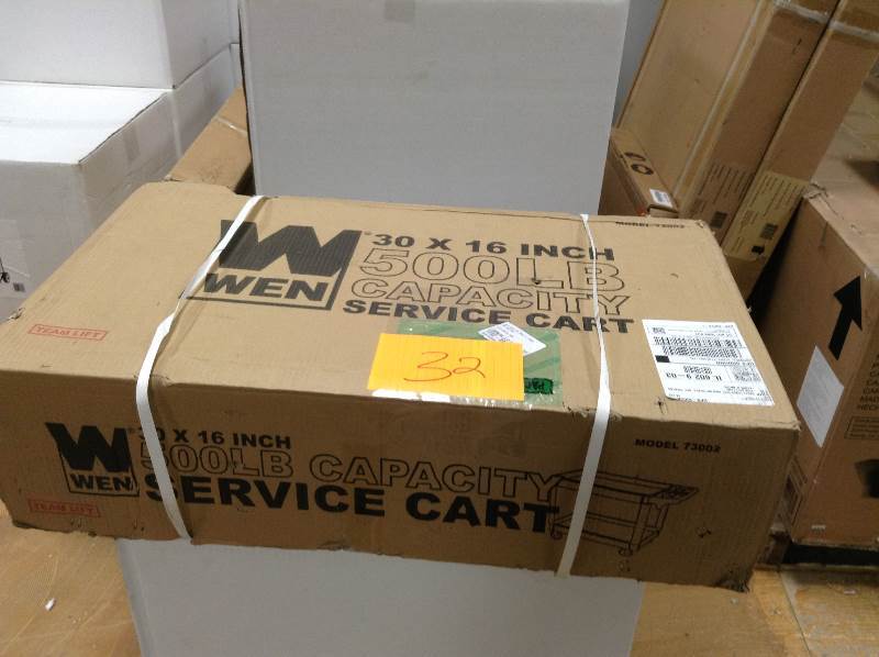 lot 32 image: Wen 30 x 16 500 LB Capacity Service Cart