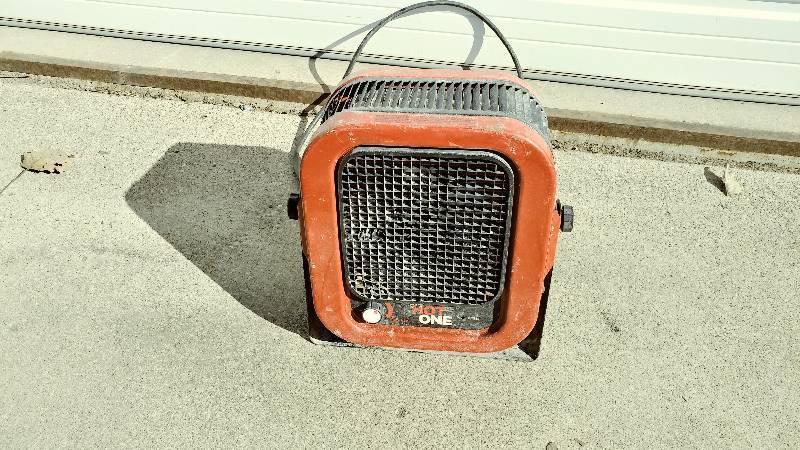 Cadet Hot One Electric Heater