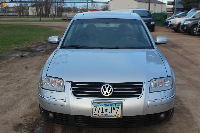 lot 1448 image: 2004 Volkswagen Passat W8 4MOTION AWD - 111,384 Miles