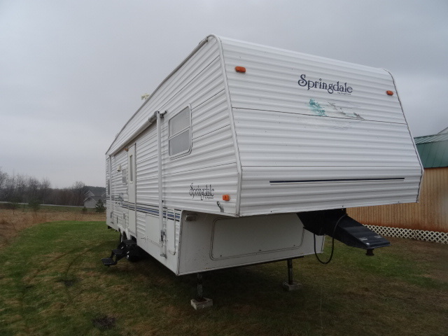 2002 Springdale by Keystone 5th wheel camper