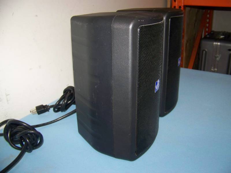 lot 38 image: (2) dB Technologies, 2x5, 160W, 2-Way, Active Speakers
