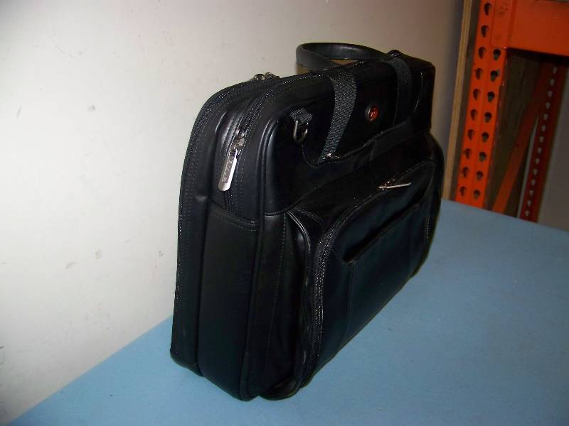 lot 109 image: Targas, 14, Leather, Carrying Bag