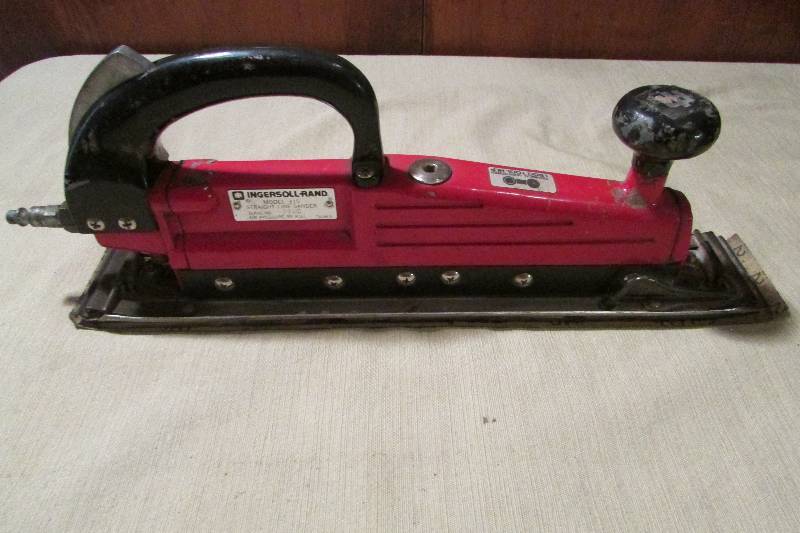 lot 13 image: Ingersoll-Rand Straight Line Sander