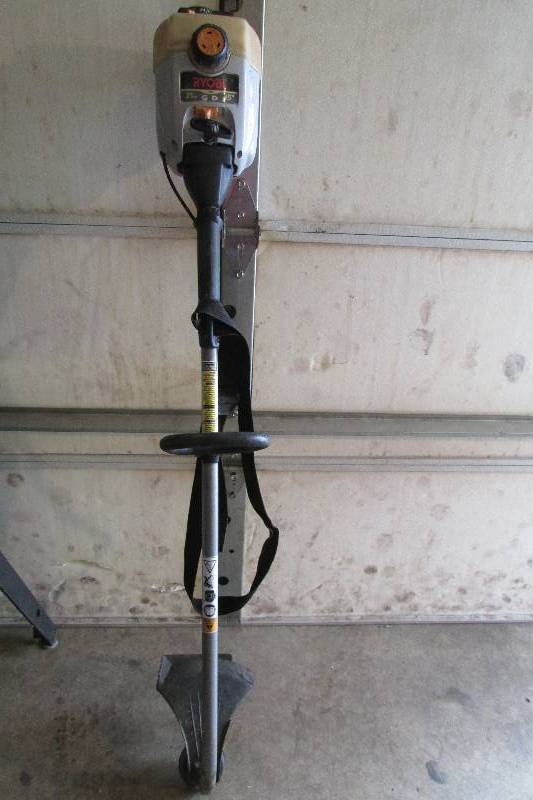lot 38 image: Ryobi Weed Trimmer