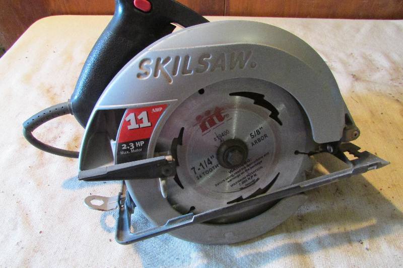 lot 40 image: Skilsaw