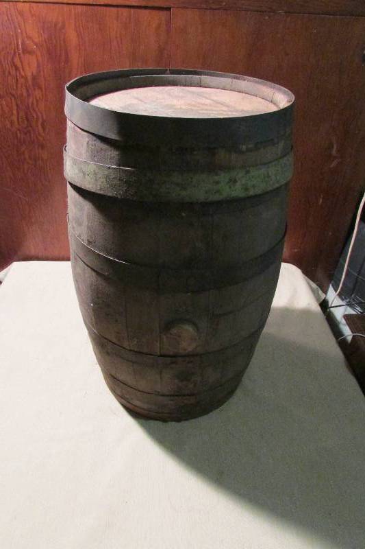 lot 18 image: Vintage Wine Barrel