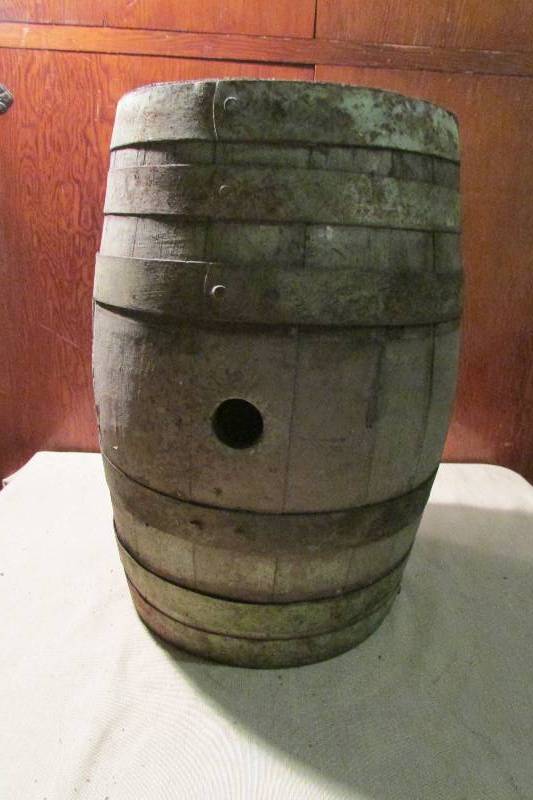 lot 19 image: Vintage Wine Barrel