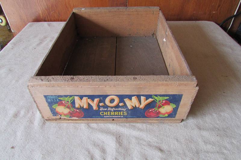 lot 40 image: Vintage Wooden Crate
