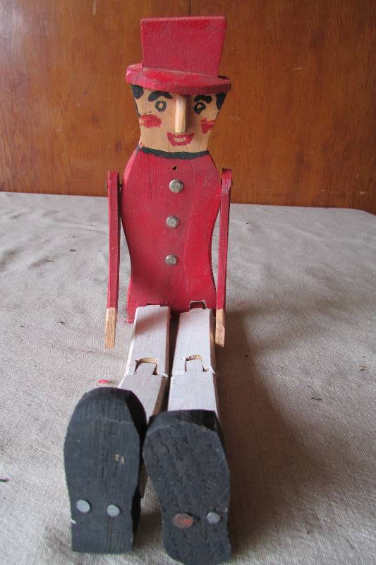 lot 48 image: Vintage Americana Wooden Puppet Folk Art