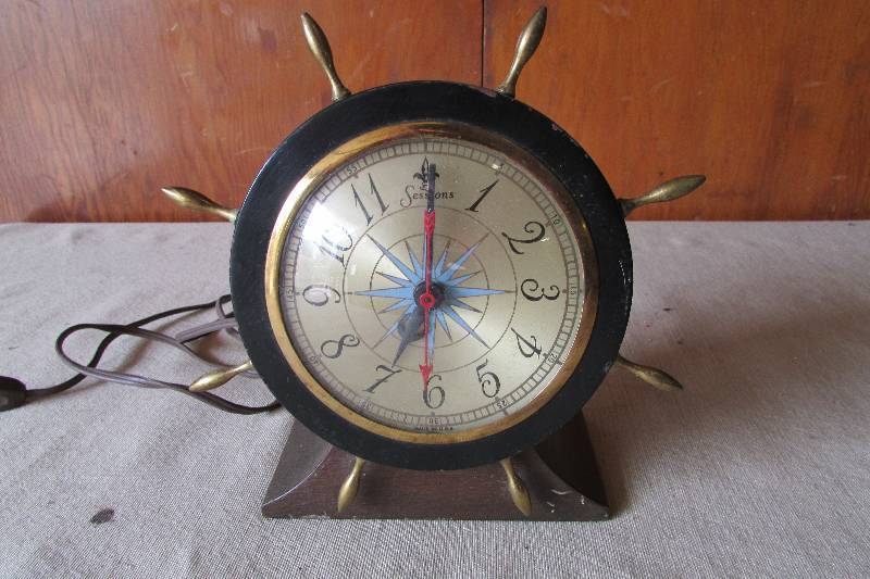 lot 50 image: Vintage Sessions Clock