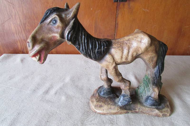 lot 61 image: Vintage Laughing Horse Figurine