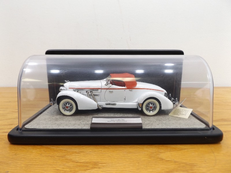 lot 4 image: 124 Franklin Mint 1935 Auburn Boattail Speedster