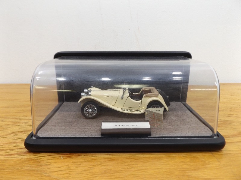 lot 20 image: 124 Franklin Mint 1938 Jaguar SS-100