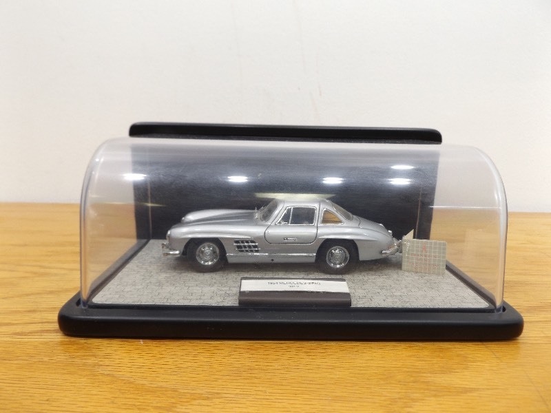 lot 23 image: 124 Franklin Mint 1954 Mercedes-Benz 300 SL