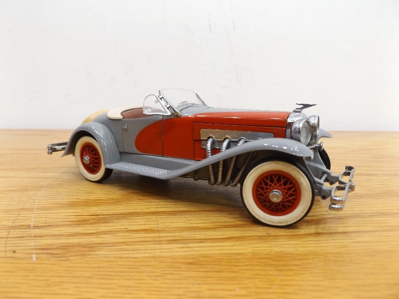 lot 38 image: 124 Danbury Mint 1935 Duesenberg SSJ