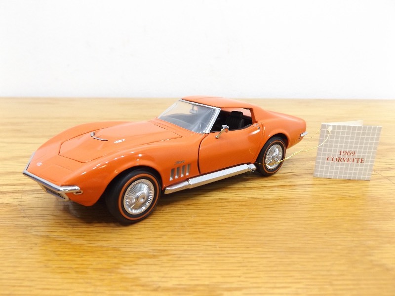 lot 45 image: 124 Franklin Mint 1969 Corvette