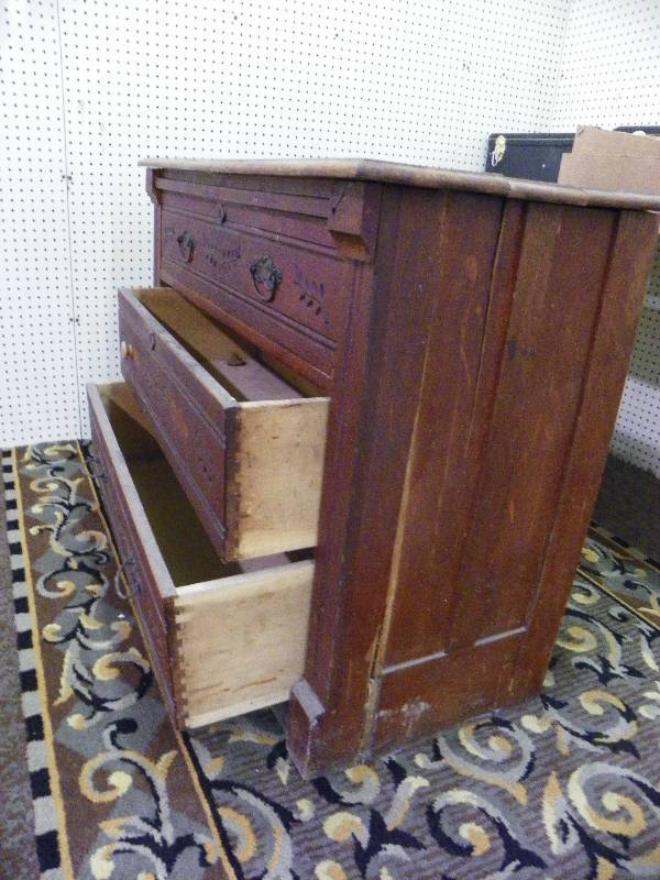 VINTAGE WOODEN DRESSER, 3 DRAWERS