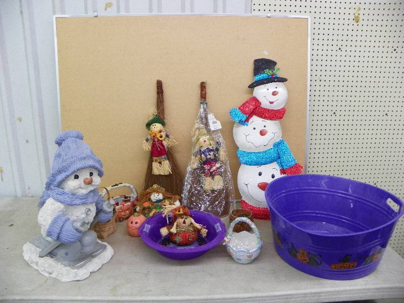 HOLIDAY DECORATIONS