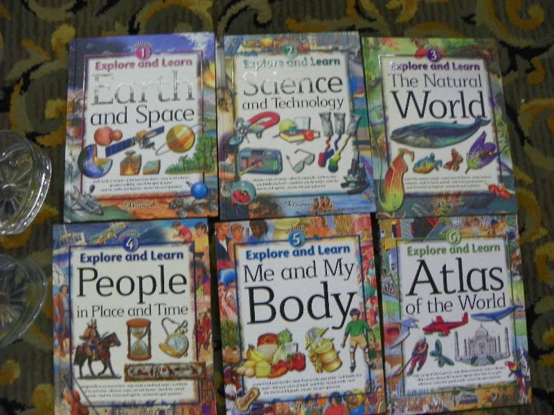 EXPLORE AND LEARN BOOKS AND COFFEE CUPS