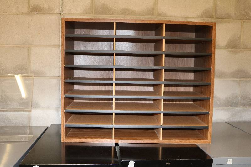 24 Place Organizer