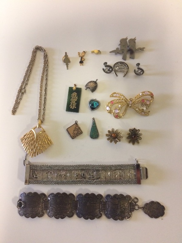Vintage Jewelry Necklaces Bracelets Earrings Pins Pendants