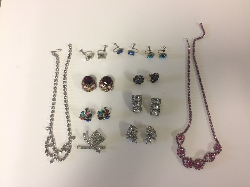 Vintage Jewelry Necklaces Earrings PinsBrooches